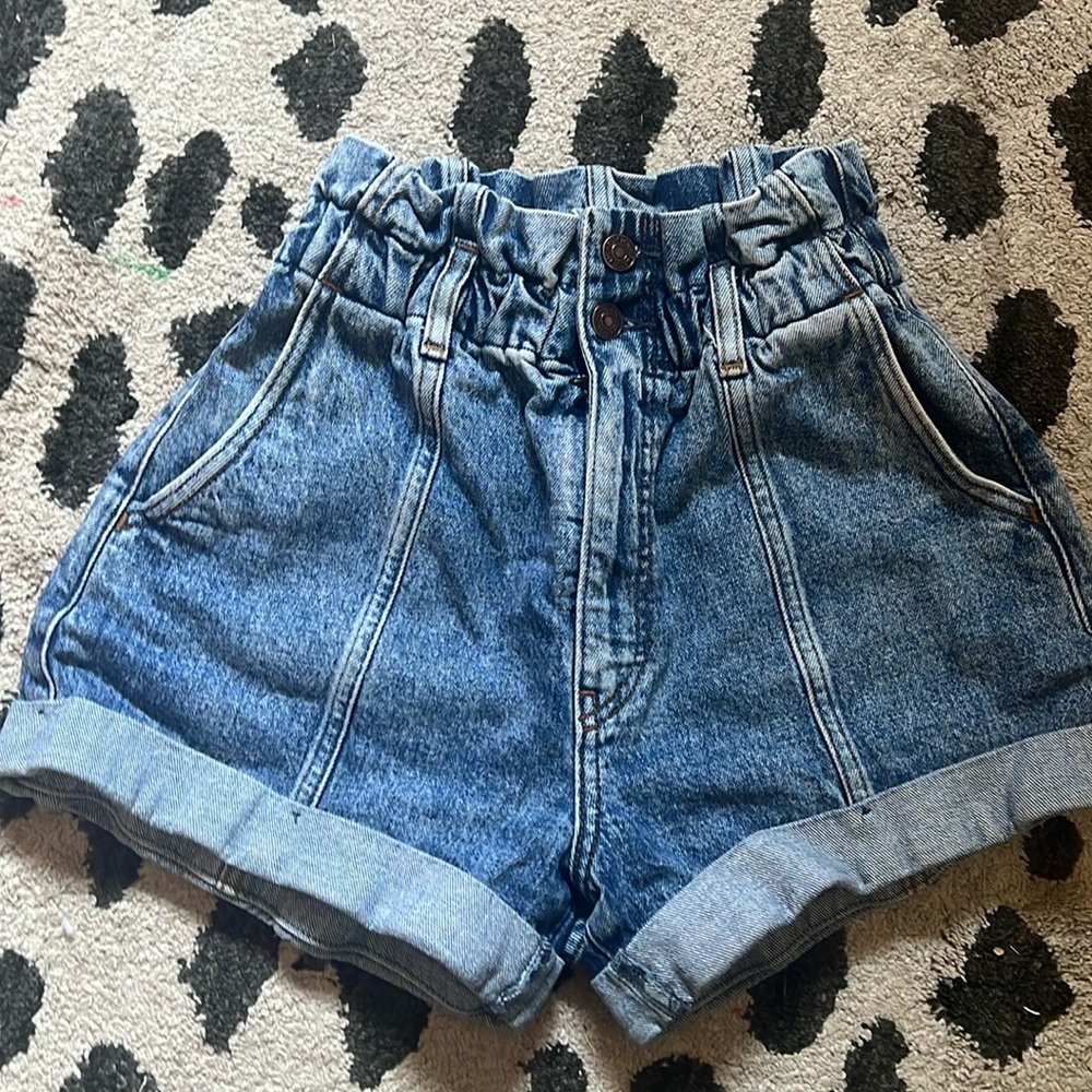 Abercrombie 80’s paper bag shorts sz 27/4